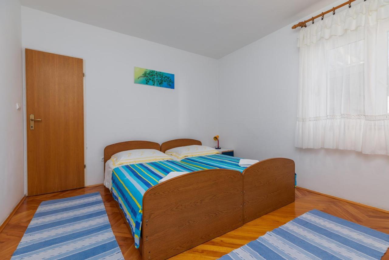 Apartments With A Parking Space Omis - 2745 외부 사진