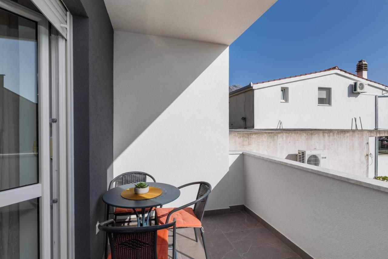 Apartments With A Parking Space Omis - 2745 외부 사진