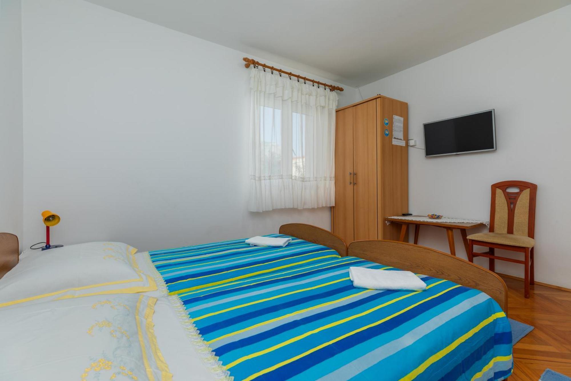 Apartments With A Parking Space Omis - 2745 객실 사진